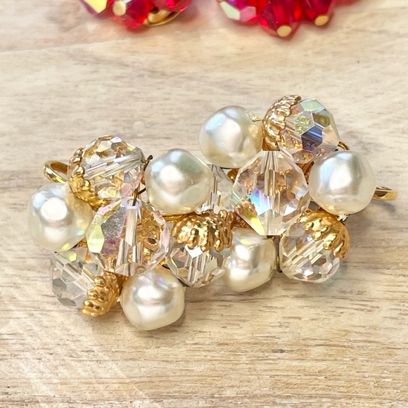 Vintage 60s Faux Pearl AB Beaded Clip On Earrings - Picture 2 of 5